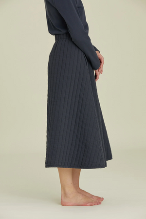Quilted Skirt / CQ-APS01 / DARK NAVY (Pre order item - ready to ship in 1-2 weeks)