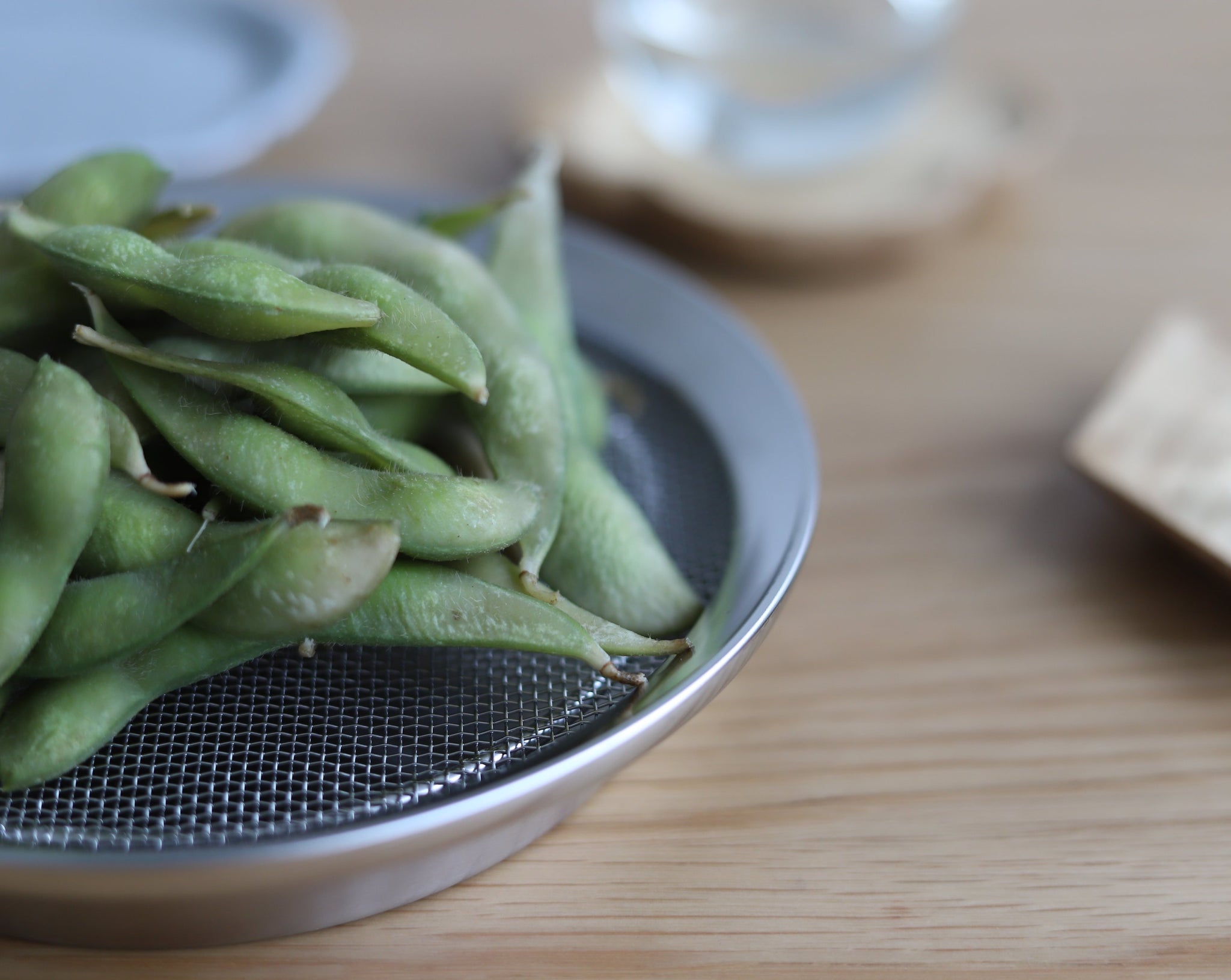 Round Food Tray with Flat Strainer Set