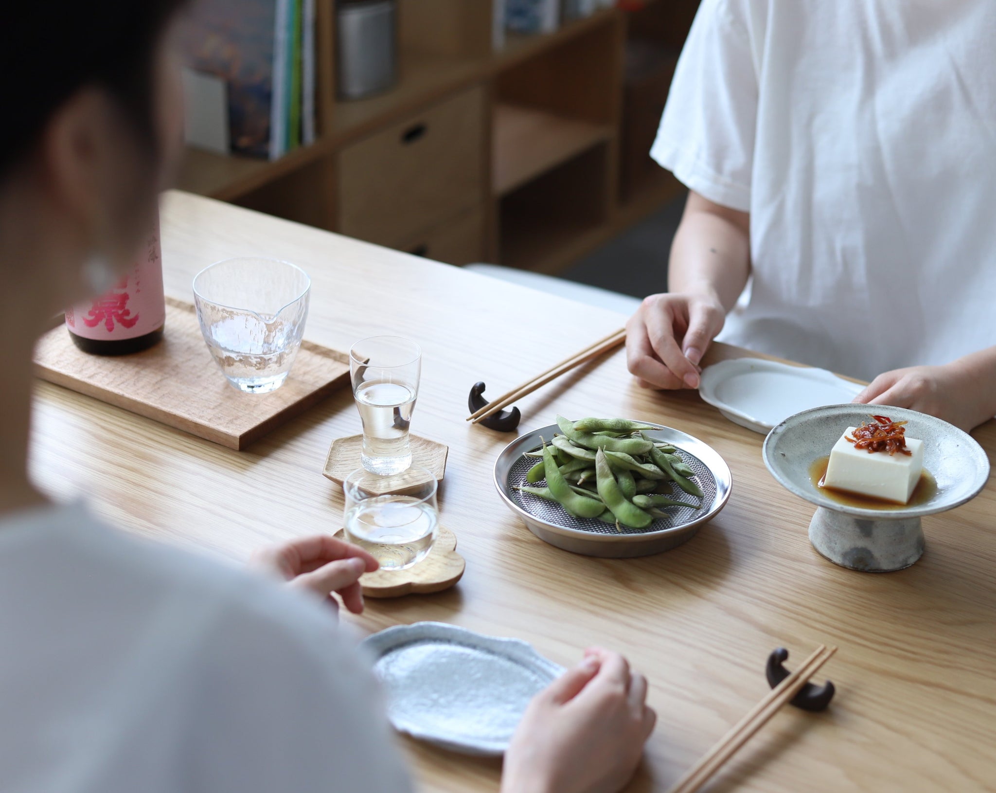 Round Food Tray with Flat Strainer Set