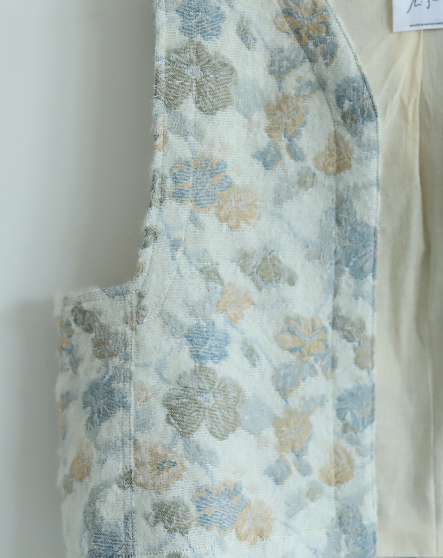 Light Cropped Vest - Floral
