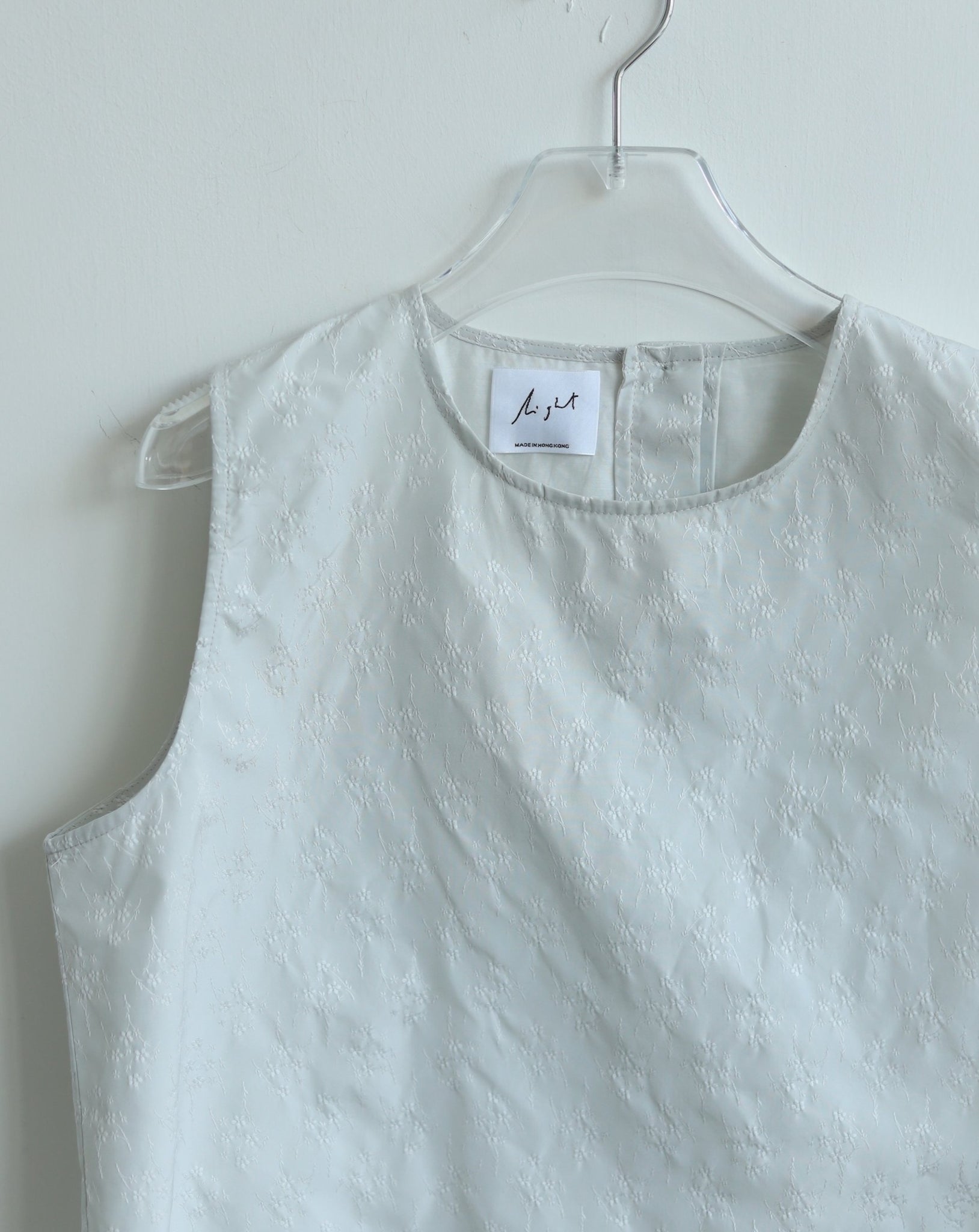 abeautifulstore_light_embrovest_silverflower