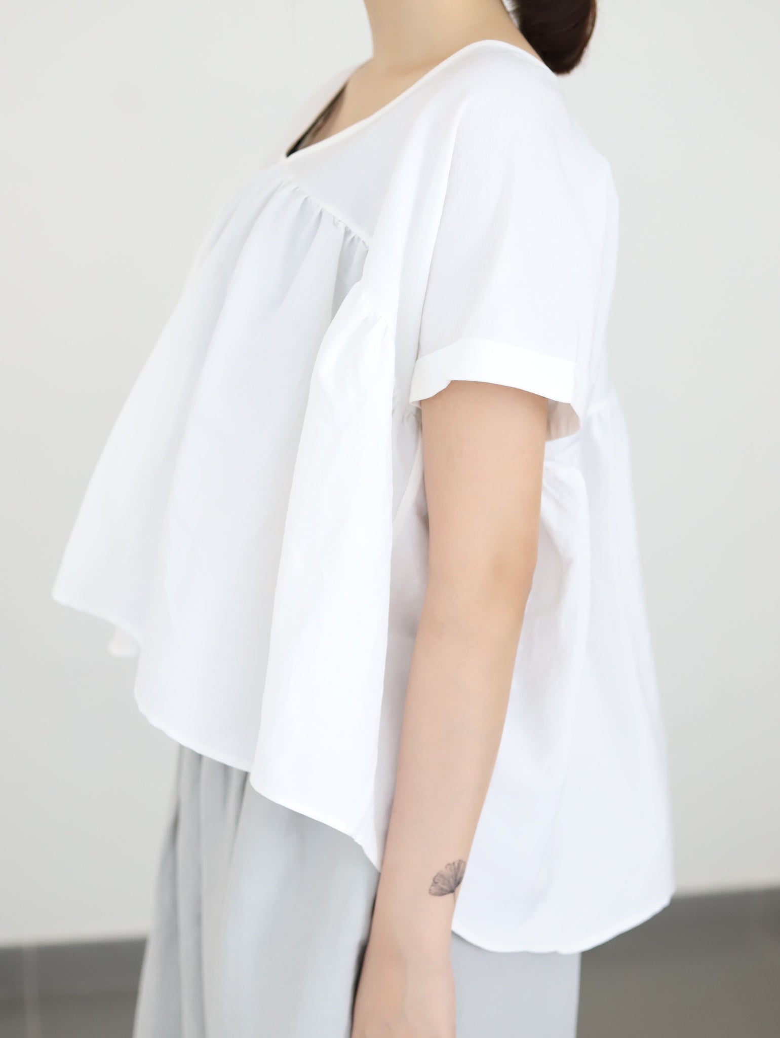 Light Petal Shirt - Off White