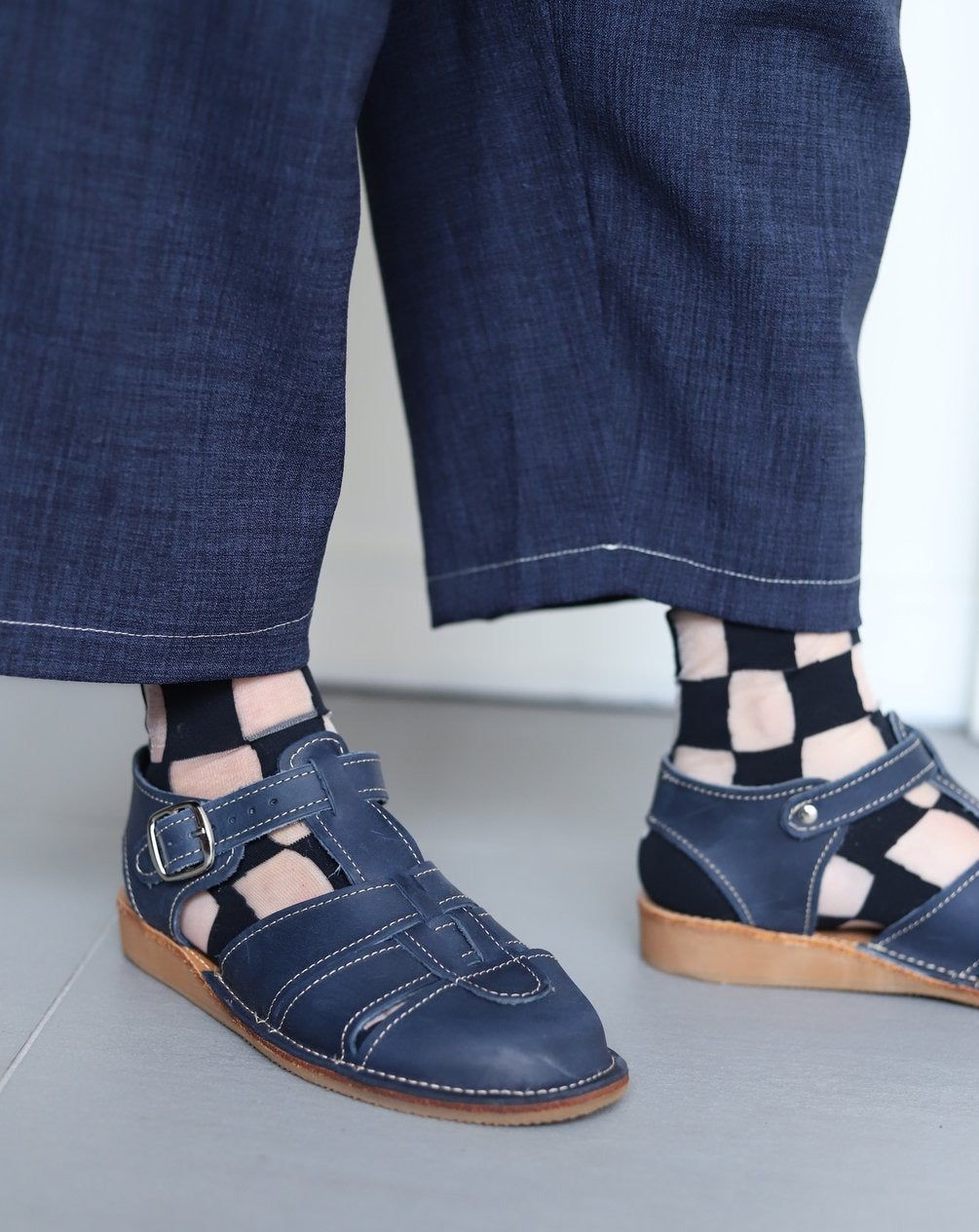 Shake Closed Texas Sandals - Navy