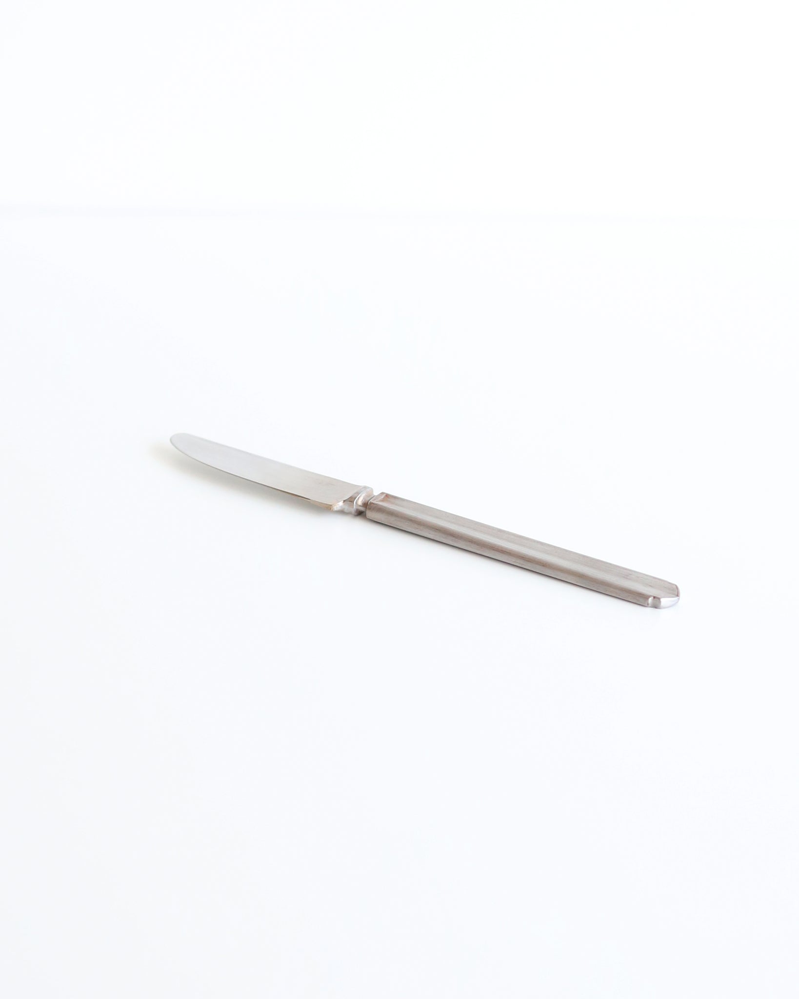 Knife - A Table / Ryo-202