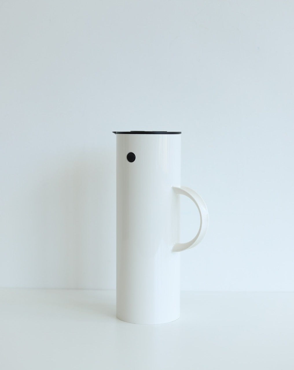 EM77 - Vacuum Jug - White