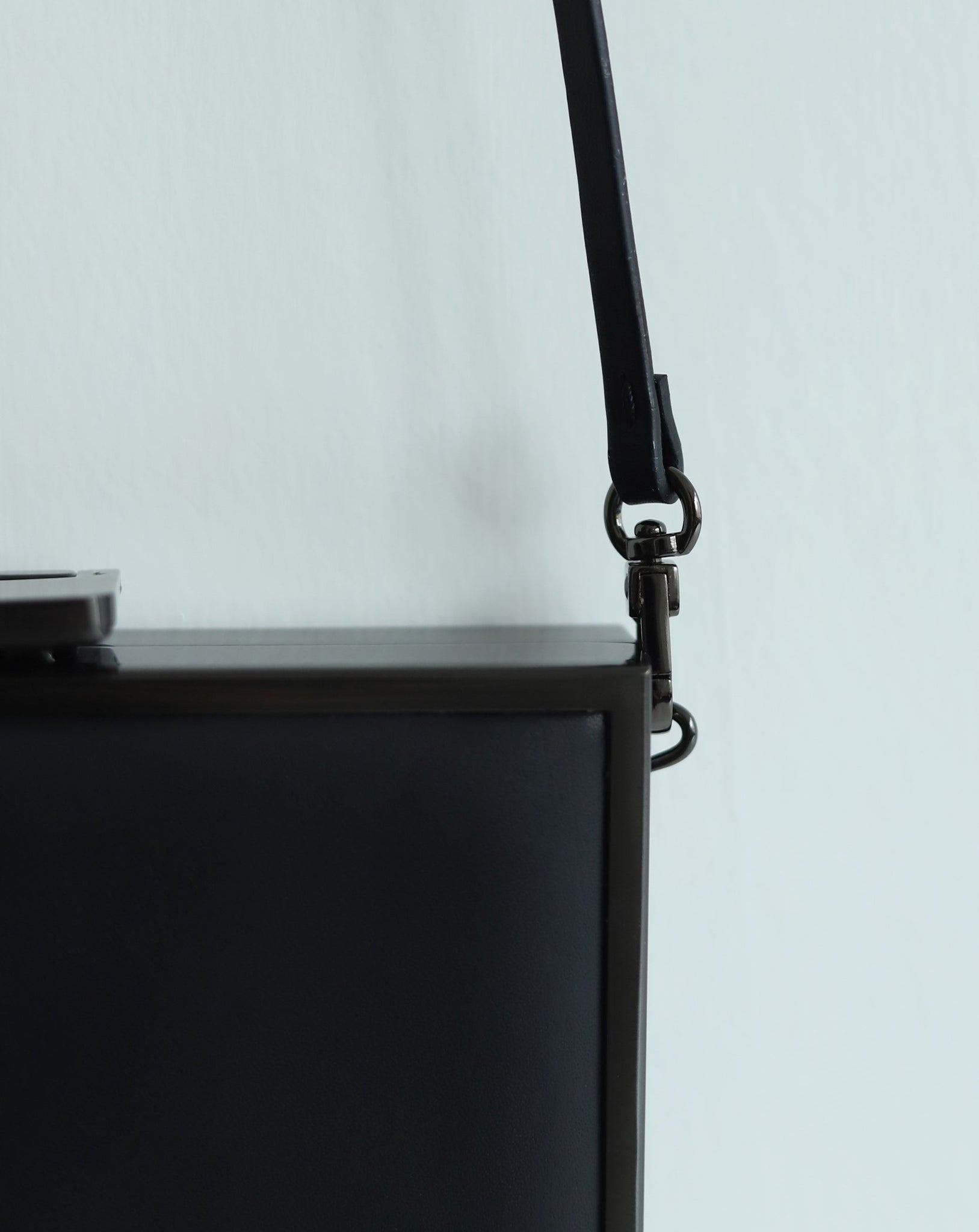 The Metallic Box - Black