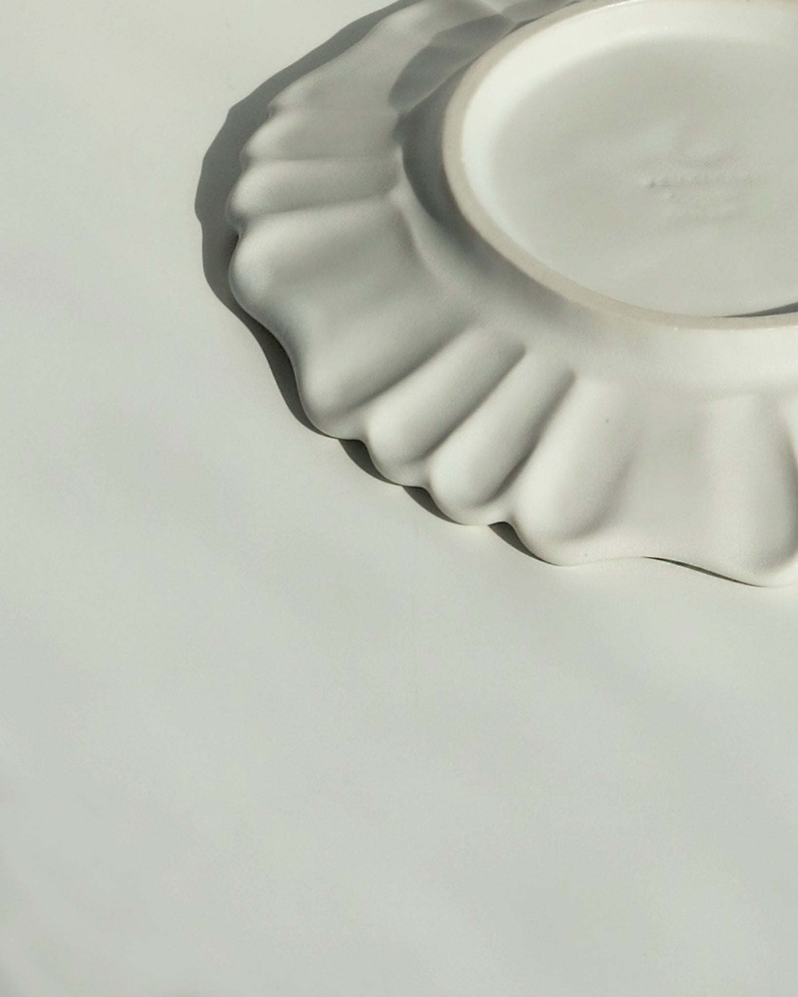 Rinka 6 Petal Plate - R110