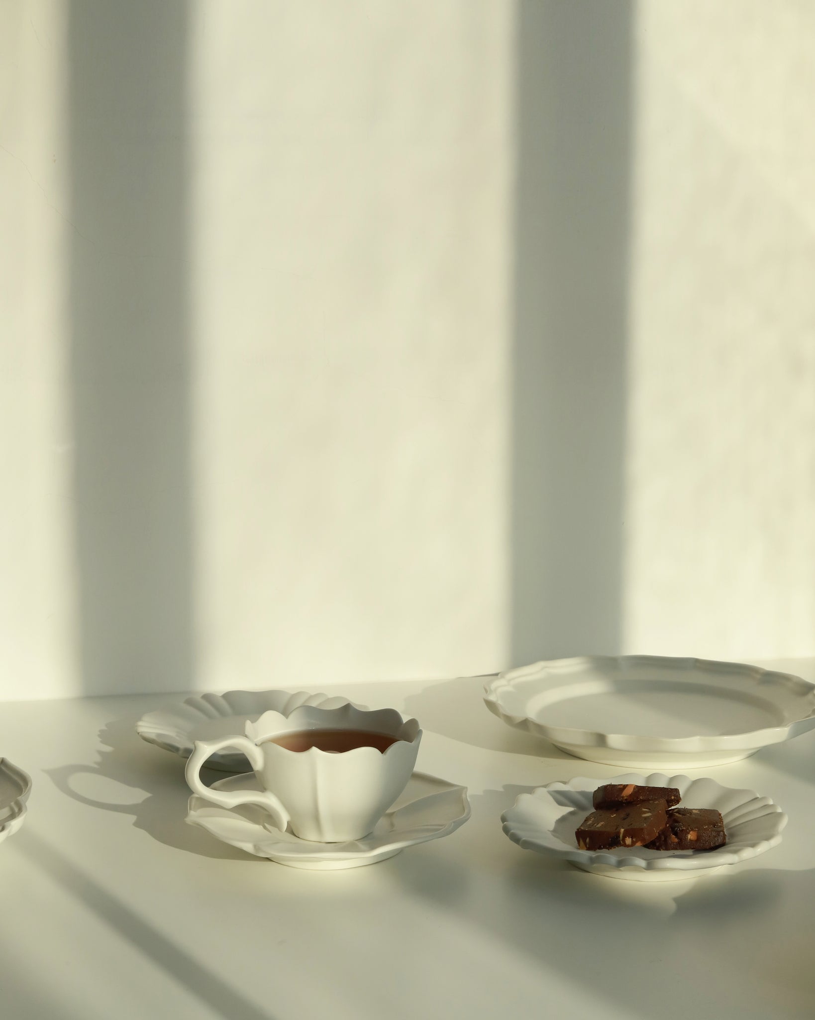 Rinka 6 Petal Plate - R110